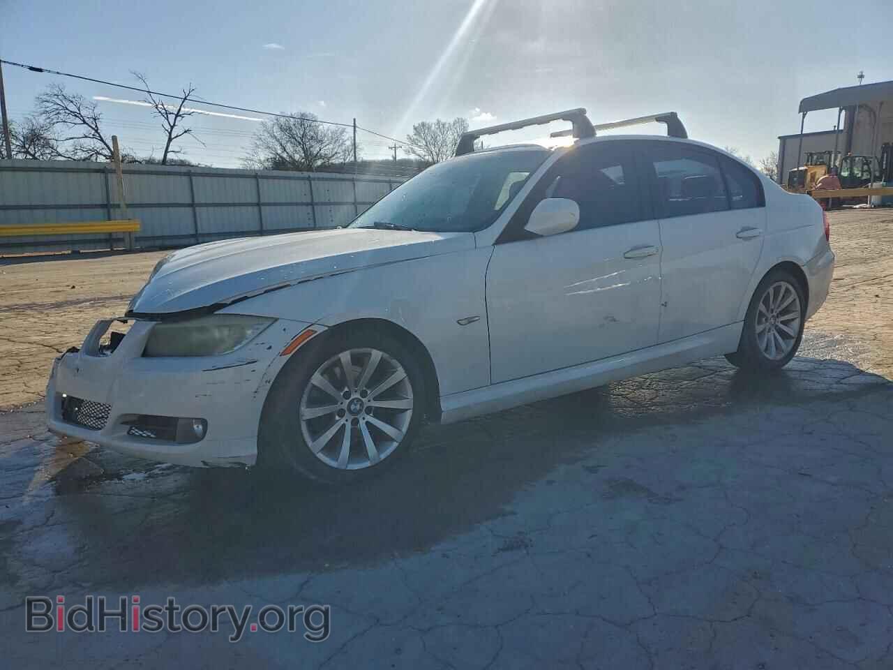 Photo WBAPH7C54BE461681 - BMW 3 SERIES 2011