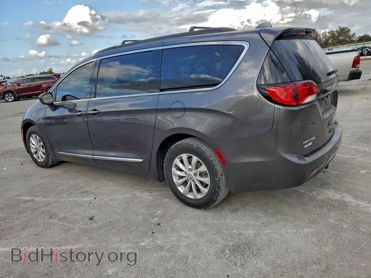 2017 CHRYSLER PACIFICA - VIN: 2C4RC1BG9HR583085 - Фото 2