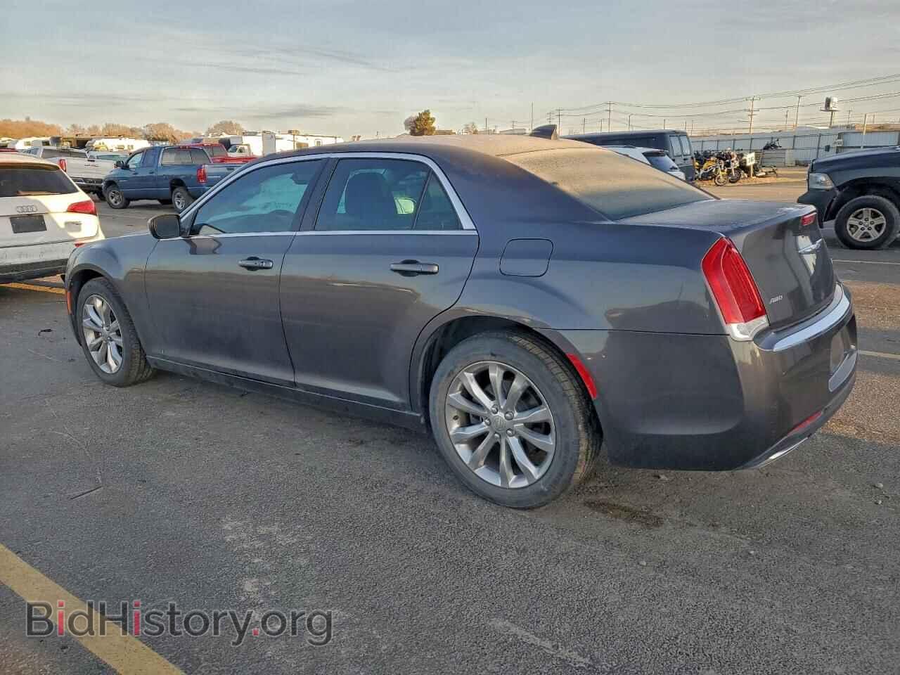 2017 CHRYSLER 300 - VIN: 2C3CCARG6HH597368 - Фото 2