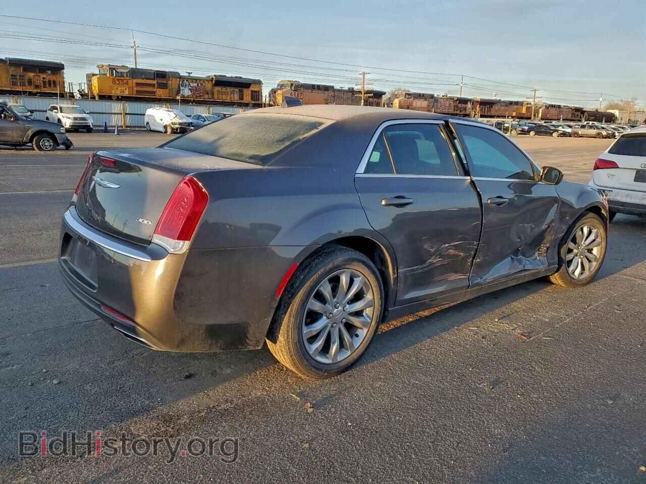 2017 CHRYSLER 300 - VIN: 2C3CCARG6HH597368 - Фото 3
