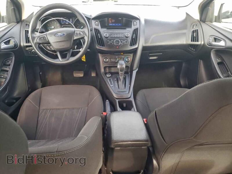 2017 Ford FOCUS (VIN 1FADP3F25HL287004) — photo 8 of 14