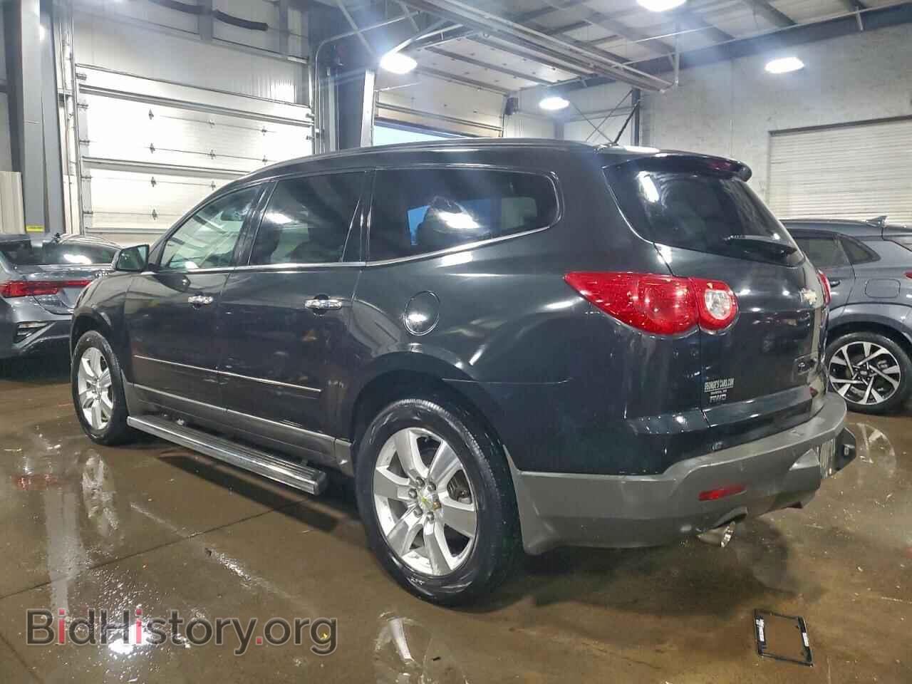 2012 CHEVROLET TRAVERSE - VIN: 1GNKVLED2CJ328419 - Фото 2