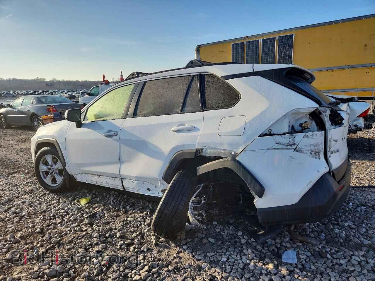 2019 TOYOTA RAV4 - VIN: JTMP1RFV4KD521477 - Фото 2