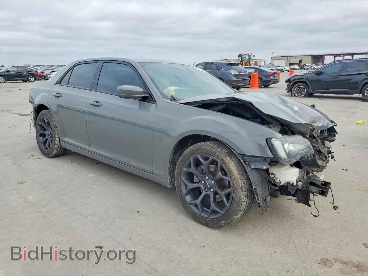 2019 CHRYSLER 300 - VIN: 2C3CCABG3KH515856 - Photo 4