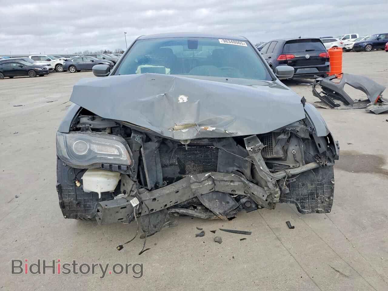 2019 CHRYSLER 300 - VIN: 2C3CCABG3KH515856 - Photo 5