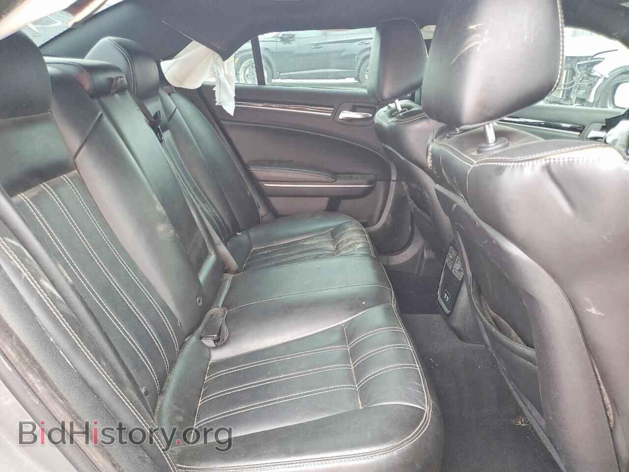 2019 CHRYSLER 300 - VIN: 2C3CCABG3KH515856 - Photo 10