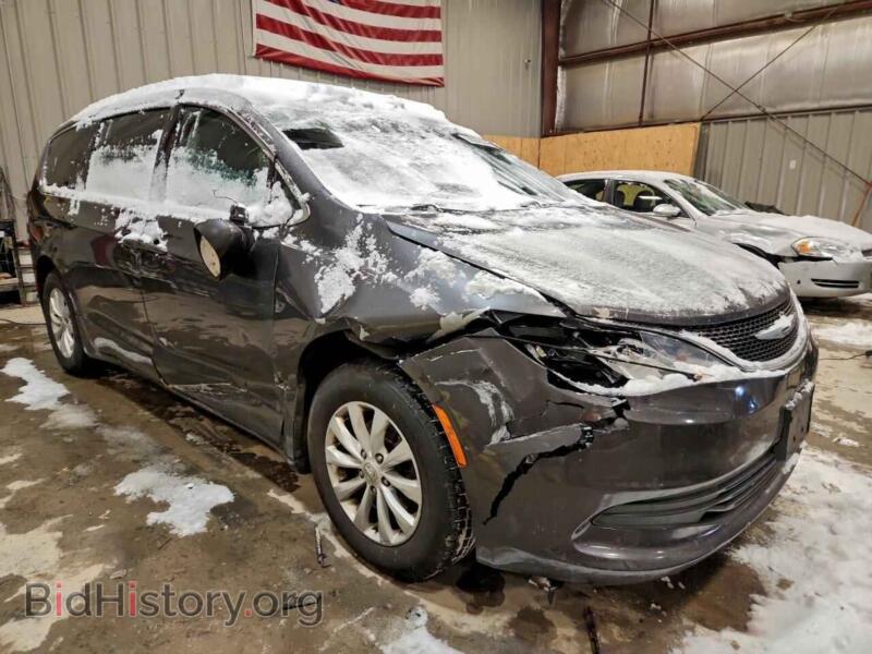 2017 Chrysler PACIFICA (VIN 2C4RC1DG0HR676655) — photo 4 of 13