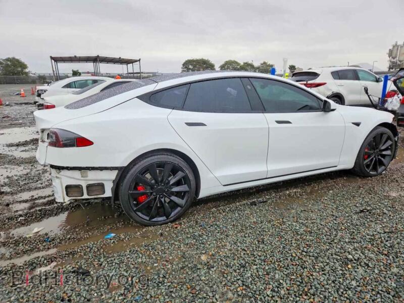 2016 Tesla MODEL S (VIN 5YJSA1E11GF161000) — фото 3 из 12