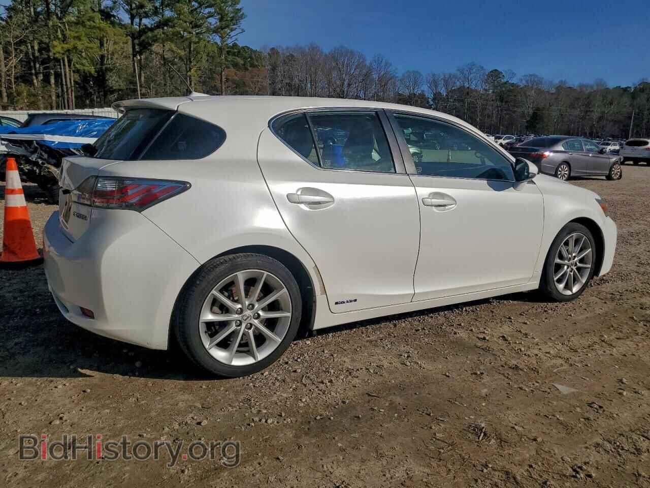 2011 LEXUS CT 200 - VIN: JTHKD5BH0B2002253 - Photo 3