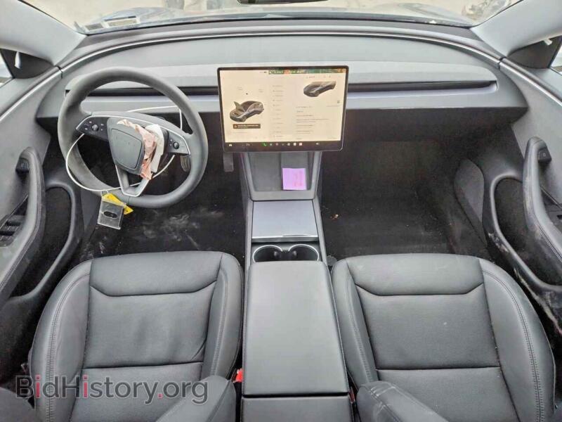 2024 Tesla MODEL 3 (VIN 5YJ3E1EA9RF746614) — фото 8 из 13