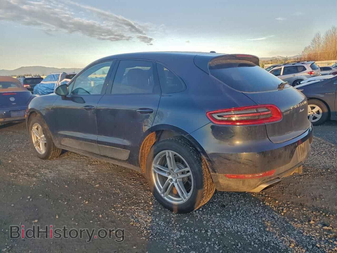 2017 PORSCHE MACAN - VIN: WP1AA2A52HLB04716 - Photo 2