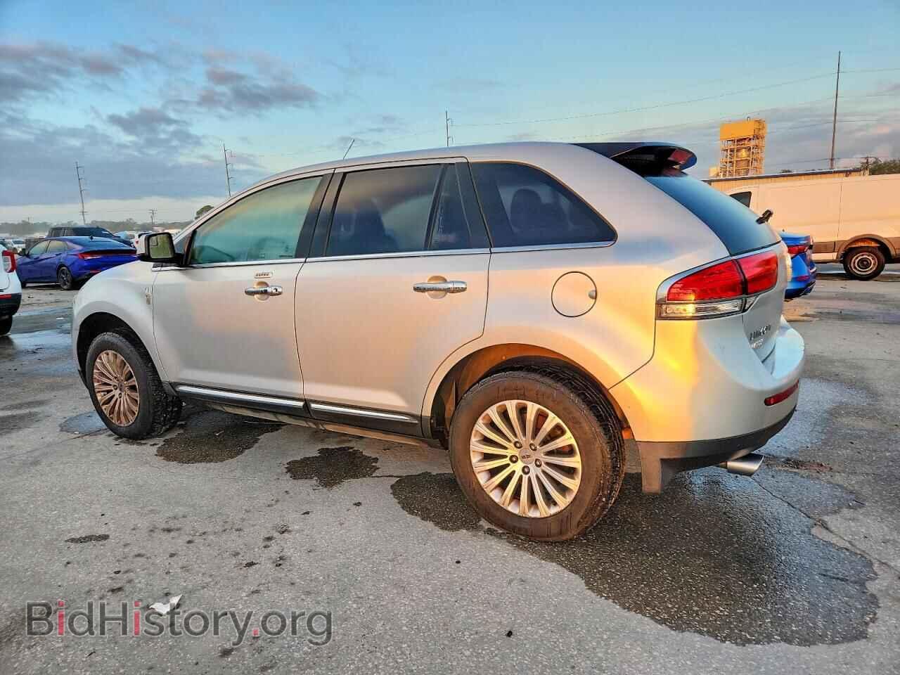 2011 LINCOLN MKX - VIN: 2LMDJ6JK3BBJ03559 - Photo 2
