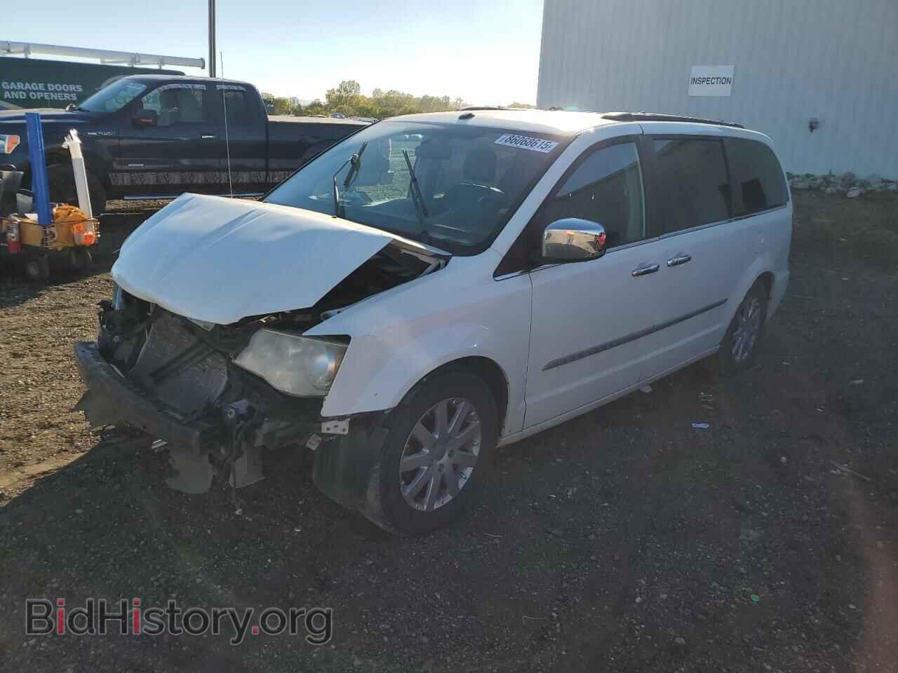 Photo 2A4RR8DG3BR745718 - CHRYSLER MINIVAN 2011