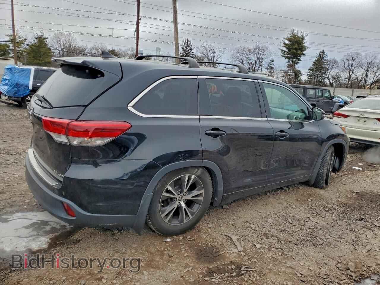 2017 TOYOTA HIGHLANDER - VIN: 5TDBZRFH3HS473884 - Фото 3