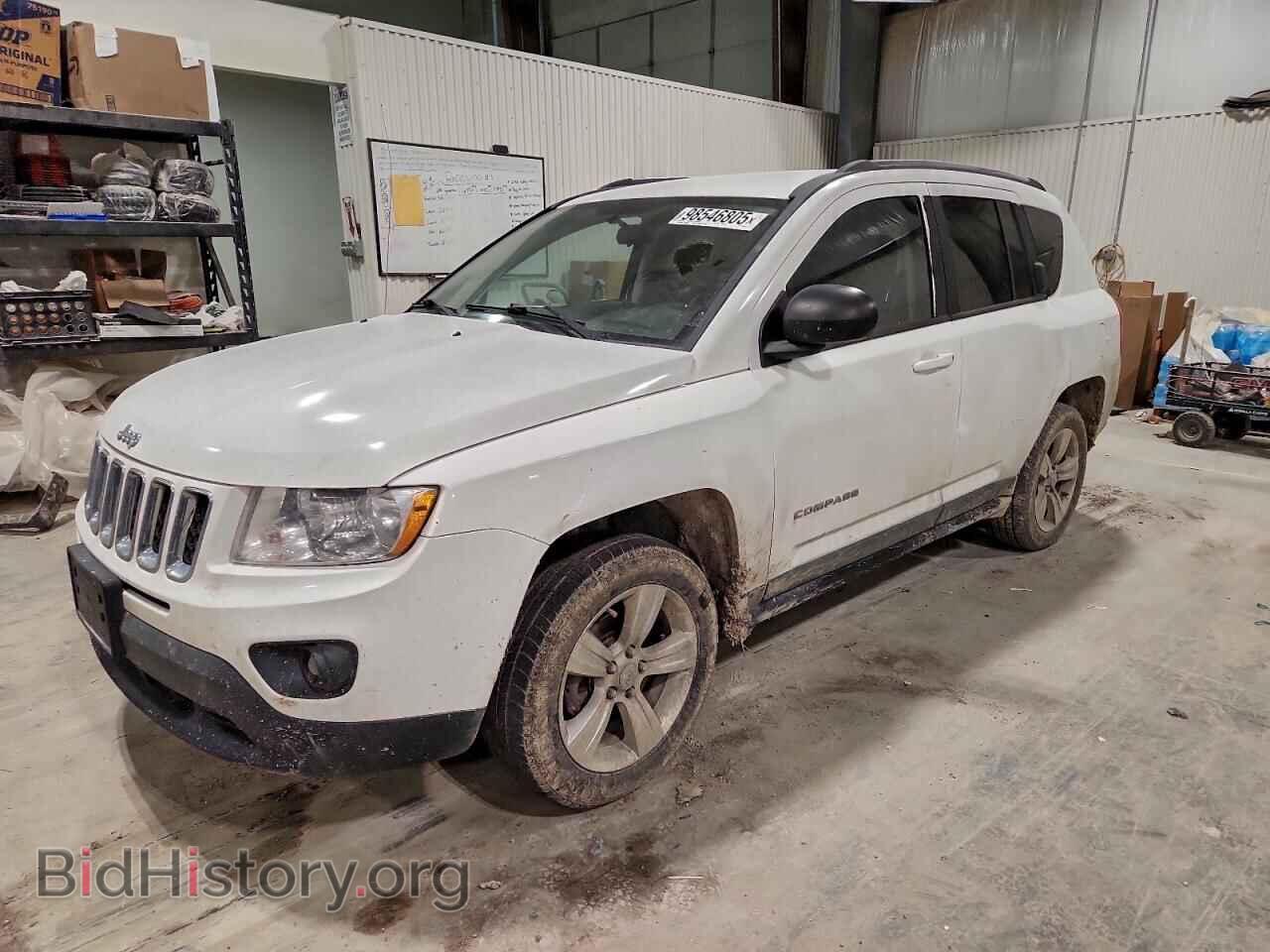 Photo 1J4NF1FB3BD250485 - JEEP COMPASS 2011