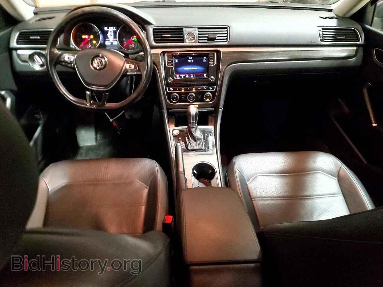 2017 VOLKSWAGEN PASSAT - VIN: 1VWBT7A34HC059299 - Фото 8