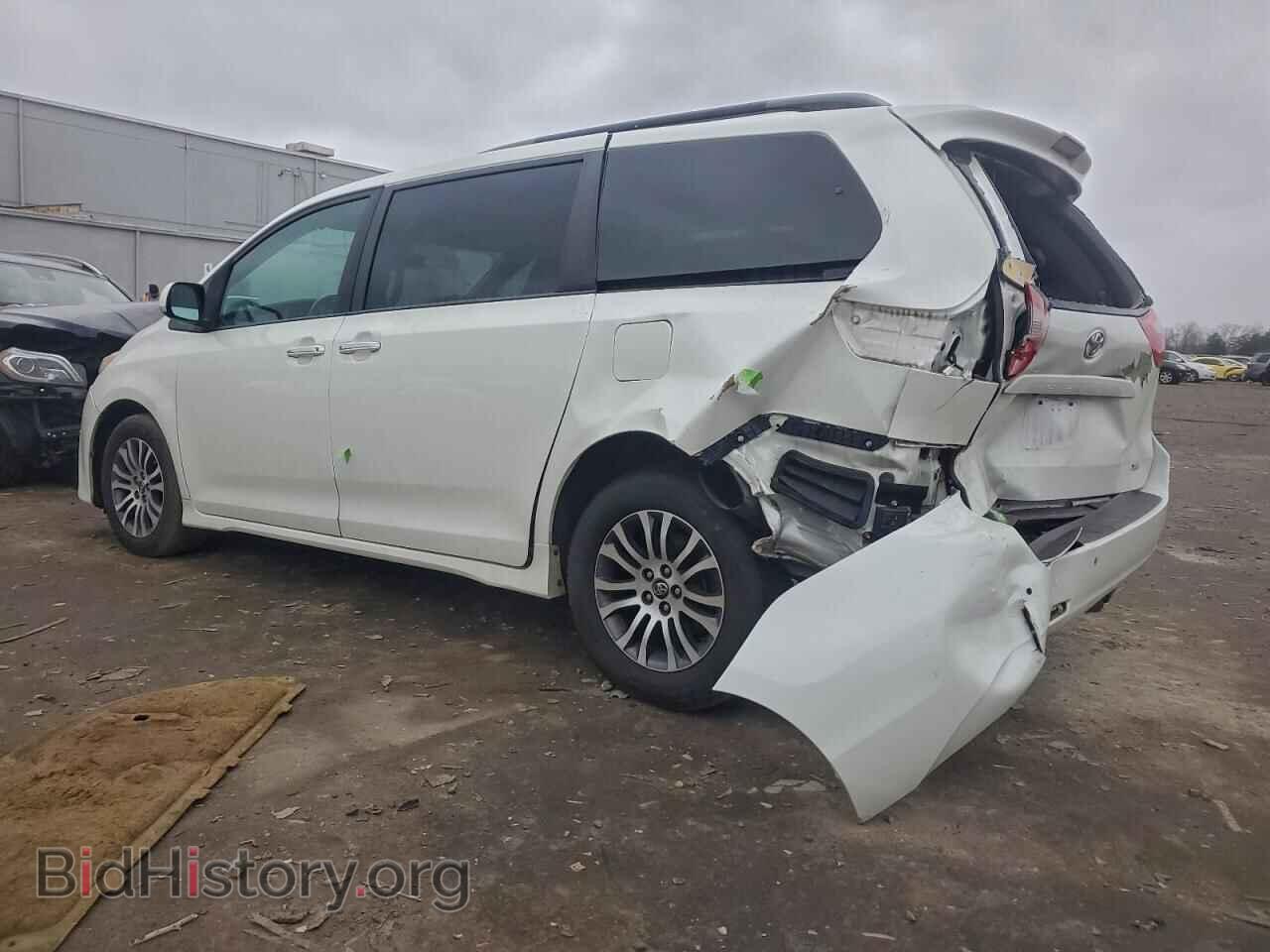 2018 TOYOTA All Models - VIN: 5TDYZ3DC2JS932973 - Фото 2