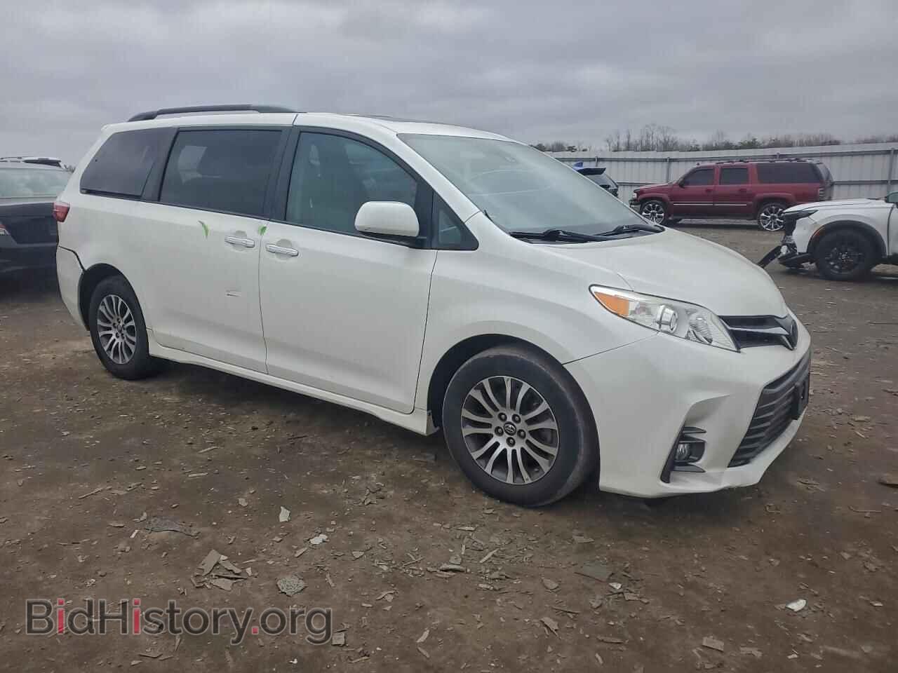 2018 TOYOTA All Models - VIN: 5TDYZ3DC2JS932973 - Фото 4