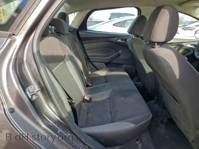 2014 Ford FOCUS (VIN 1FADP3F2XEL329453) — photo 10 of 14