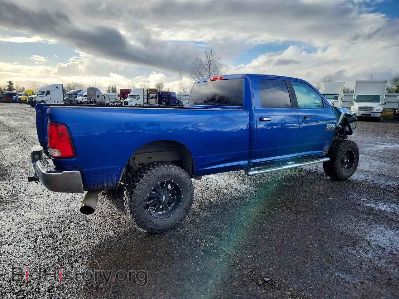 2014 RAM All Models - VIN: 3C6UR5JL1EG270278 - Photo 3