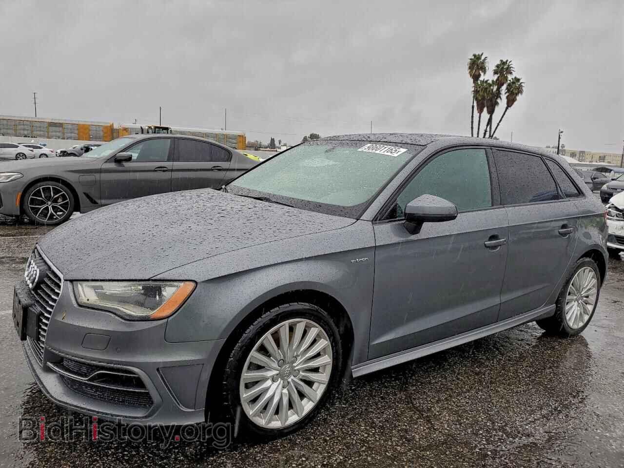 Photo WAUUPBFF8GA088933 - AUDI A3 2016