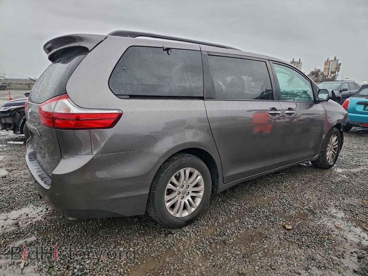 2017 TOYOTA All Models - VIN: 5TDYZ3DC2HS893344 - Фото 3