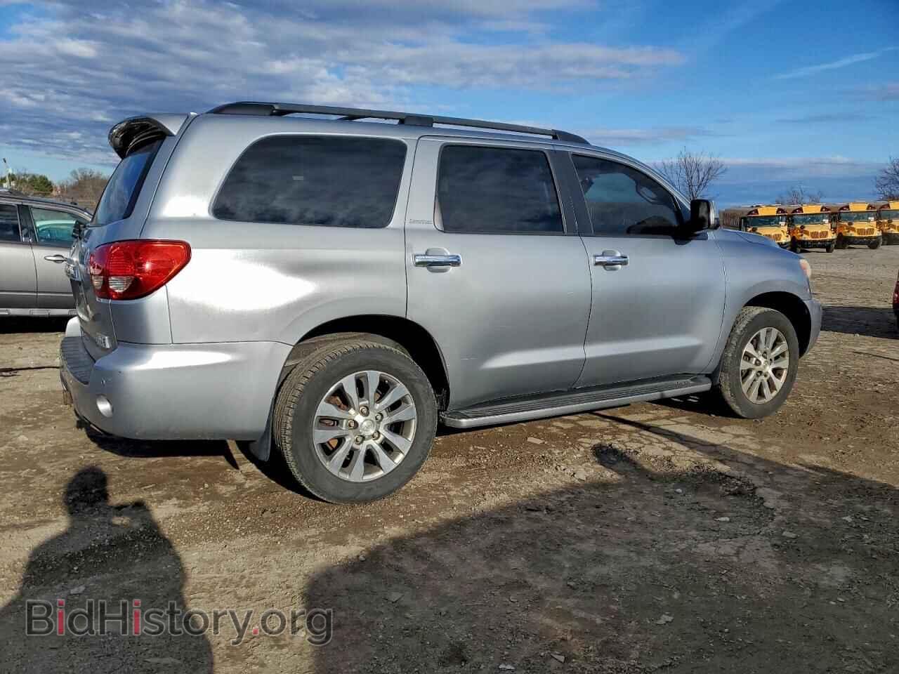 2011 TOYOTA SEQUOIA - VIN: 5TDJY5G14BS045869 - Фото 3