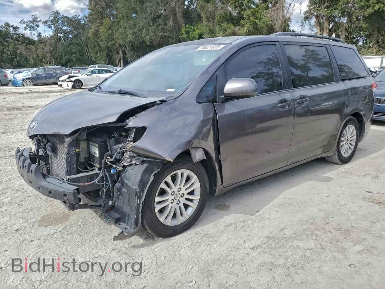 Photo 5TDYK3DCXBS067899 - TOYOTA All Models 2011