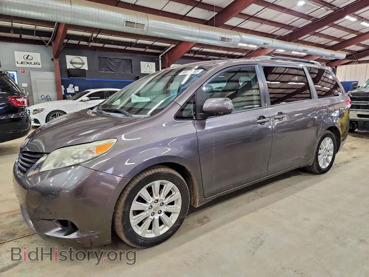Photo 5TDJK3DC3BS022322 - TOYOTA All Models 2011
