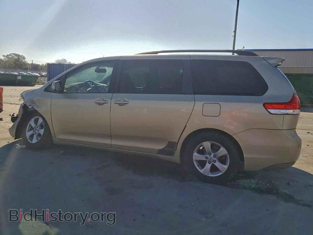 2011 TOYOTA All Models - VIN: 5TDKK3DC1BS112802 - Фото 2