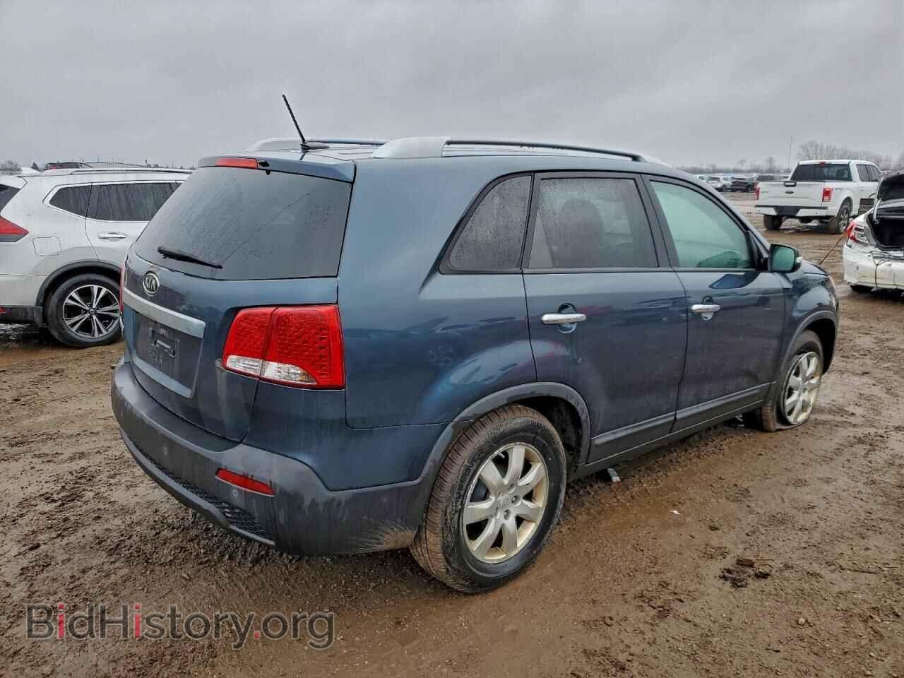 2011 KIA SORENTO - VIN: 5XYKT4A12BG068960 - Фото 3