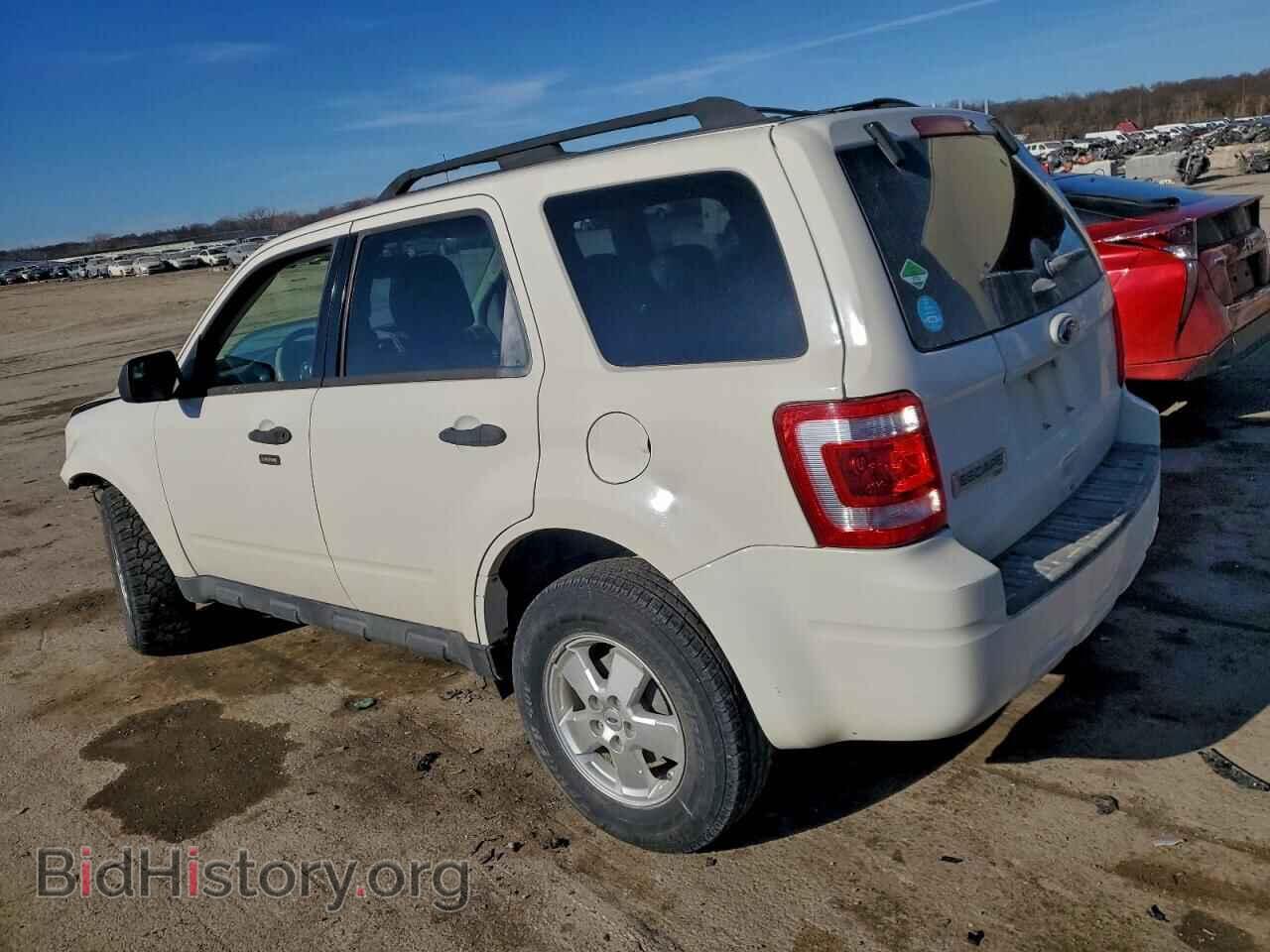 2011 FORD ESCAPE - VIN: 1FMCU0DG2BKB29157 - Фото 2