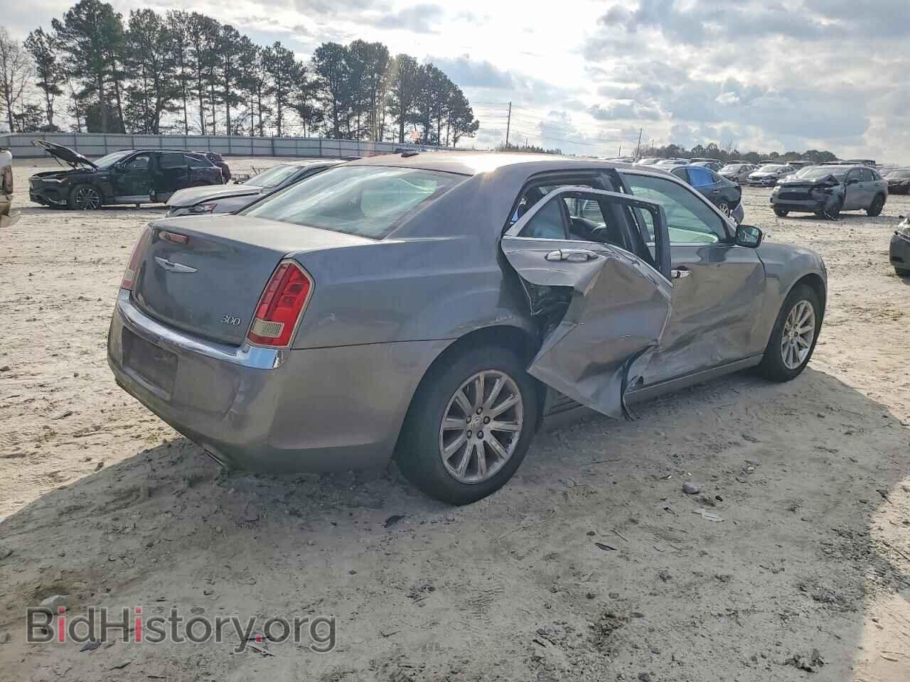 2011 CHRYSLER 300 - VIN: 2C3CA5CG2BH557950 - Фото 3