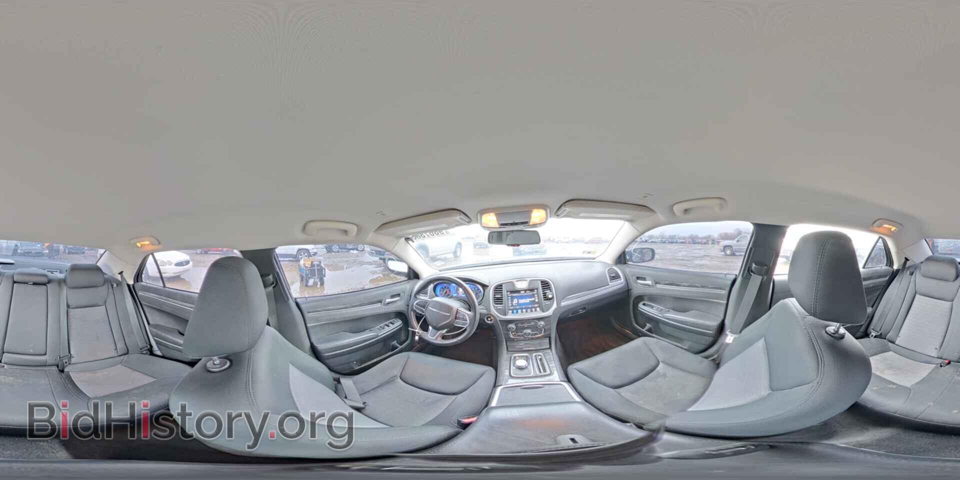 2018 CHRYSLER 300 - VIN: 2C3CCAAG1JH275237 - Фото 15