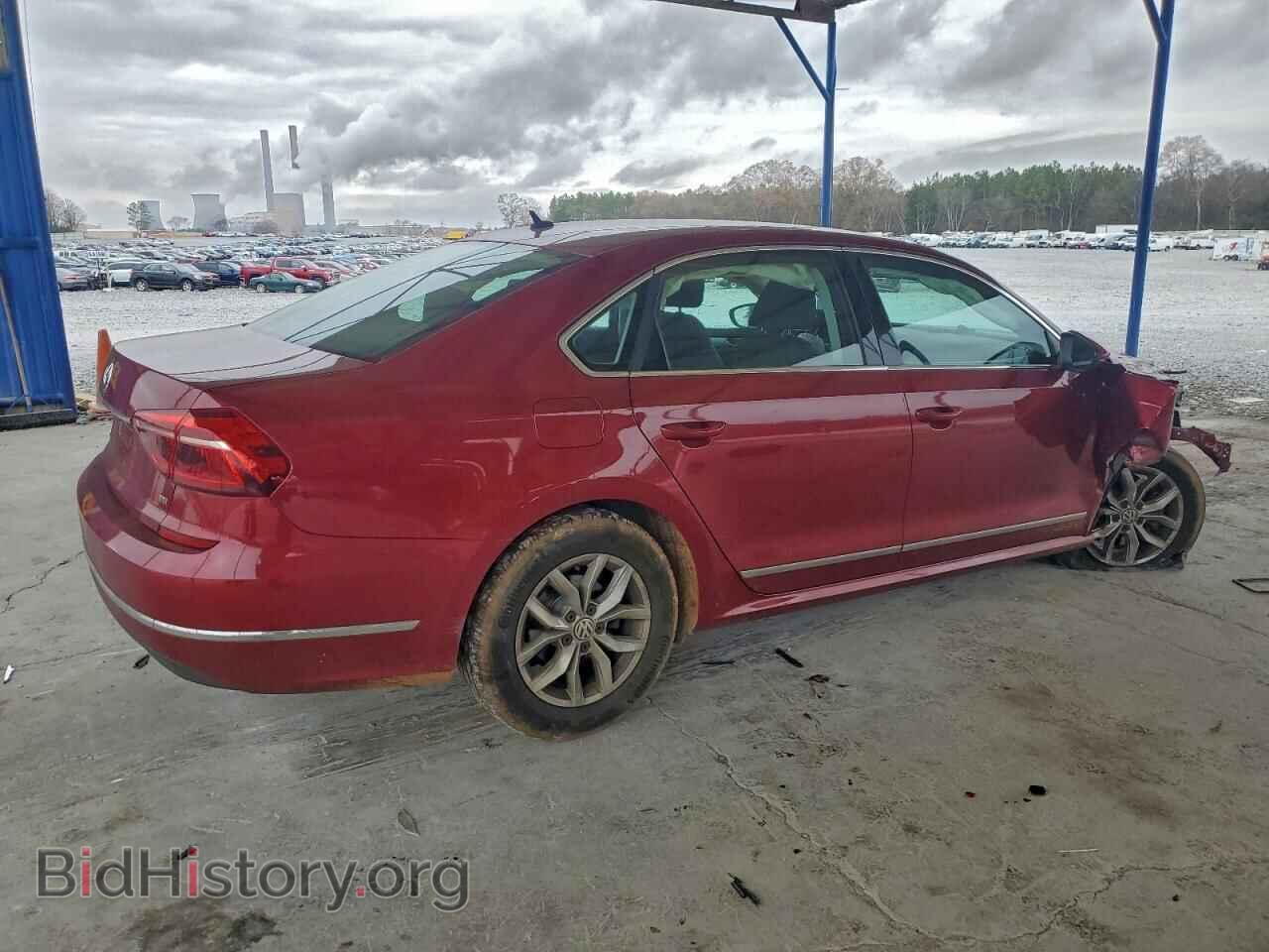 2017 VOLKSWAGEN PASSAT - VIN: 1VWAT7A33HC015693 - Фото 3