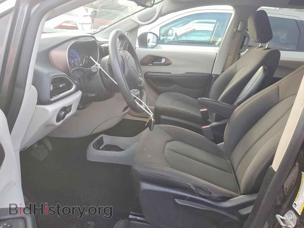 2017 CHRYSLER All Models - VIN: 2C4RC1CG4HR683089 - Photo 7