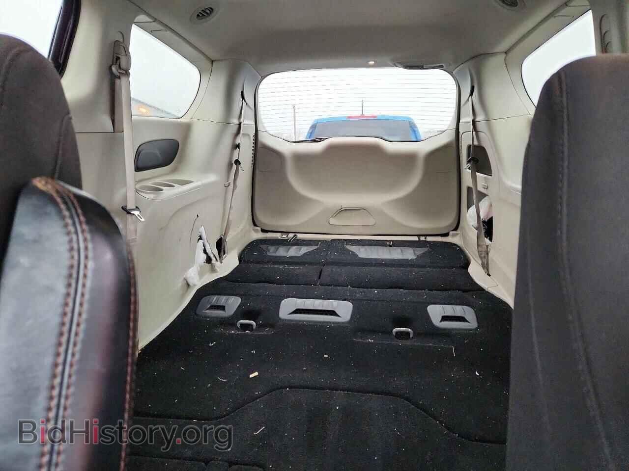 2017 CHRYSLER All Models - VIN: 2C4RC1CG4HR683089 - Photo 10