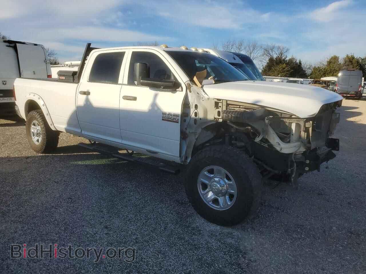 2018 RAM All Models - VIN: 3C6UR5HLXJG184774 - Photo 4