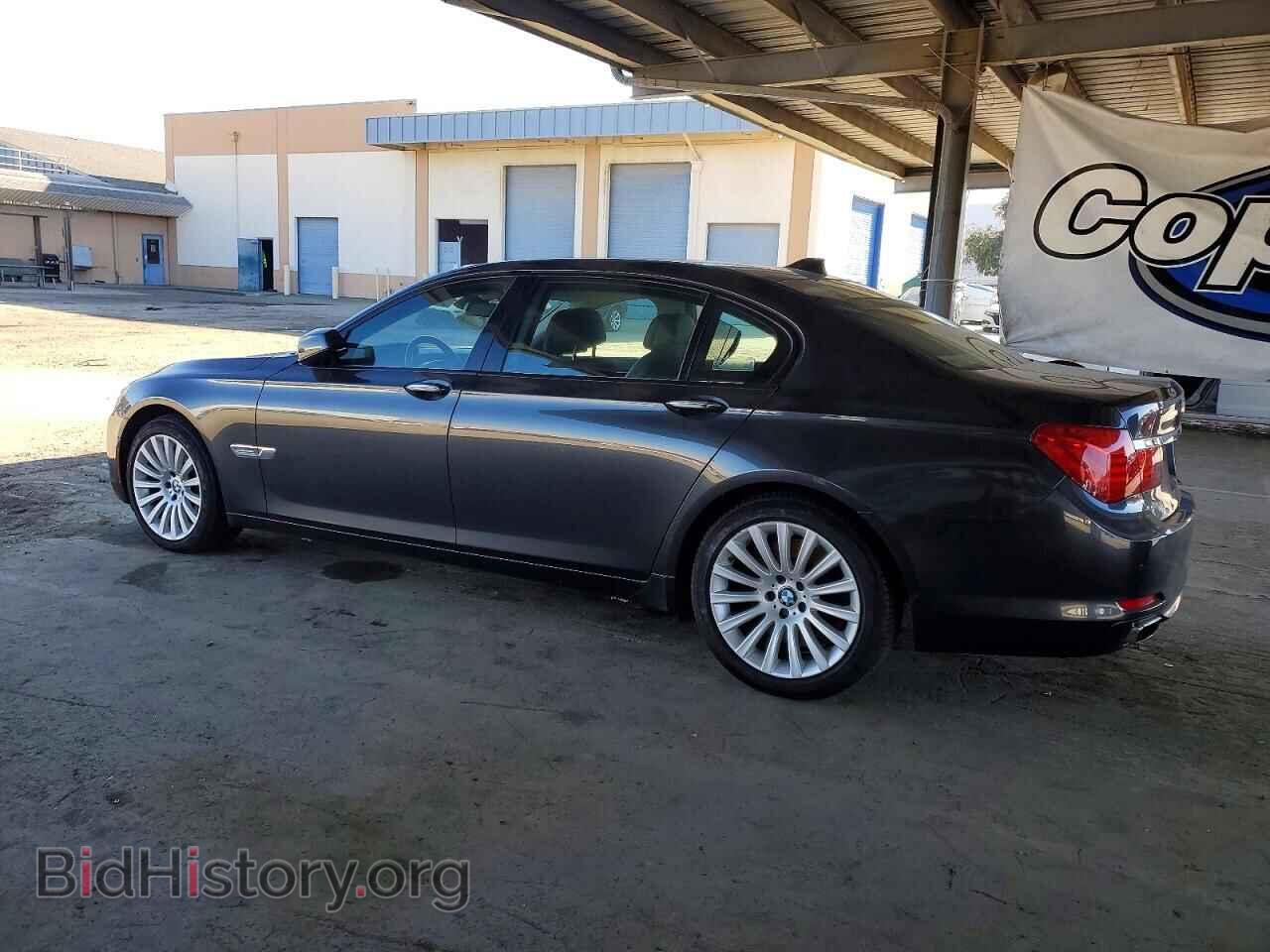 2012 BMW 7 SERIES - VIN: WBAKB8C58CC962572 - Photo 2