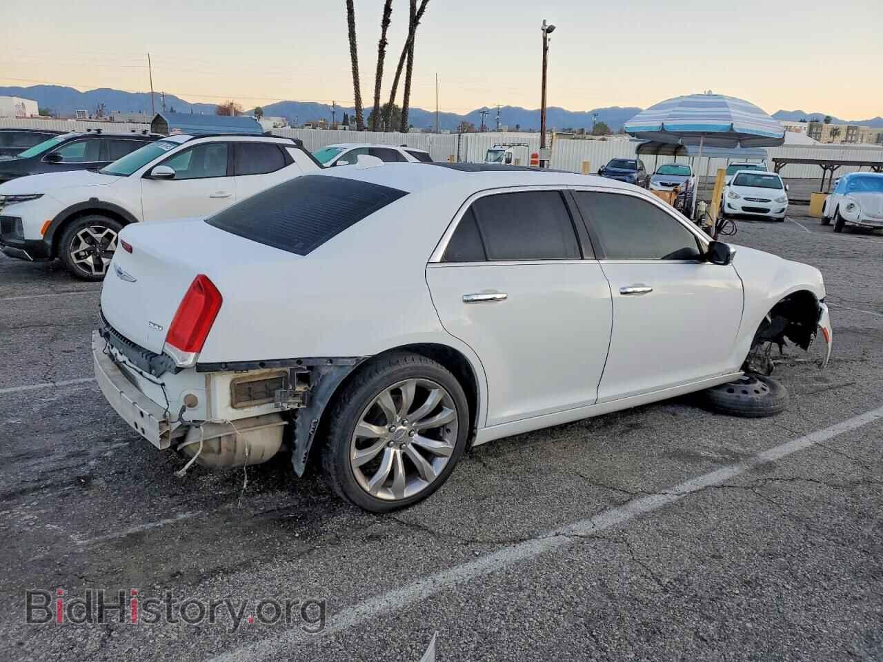 2019 CHRYSLER 300 - VIN: 2C3CCAEG8KH705826 - Фото 3