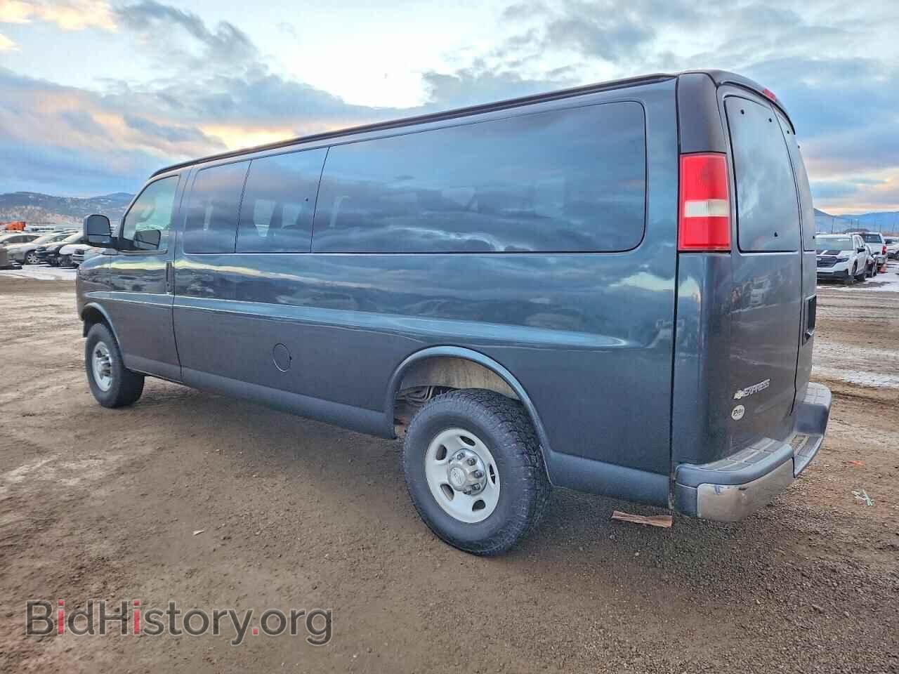 2017 CHEVROLET EXPRESS - VIN: 1GAZGPFG0H1275320 - Фото 2