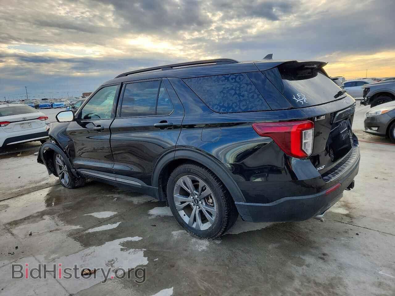 2021 FORD EXPLORER - VIN: 1FMSK7DH2MGA15233 - Photo 2