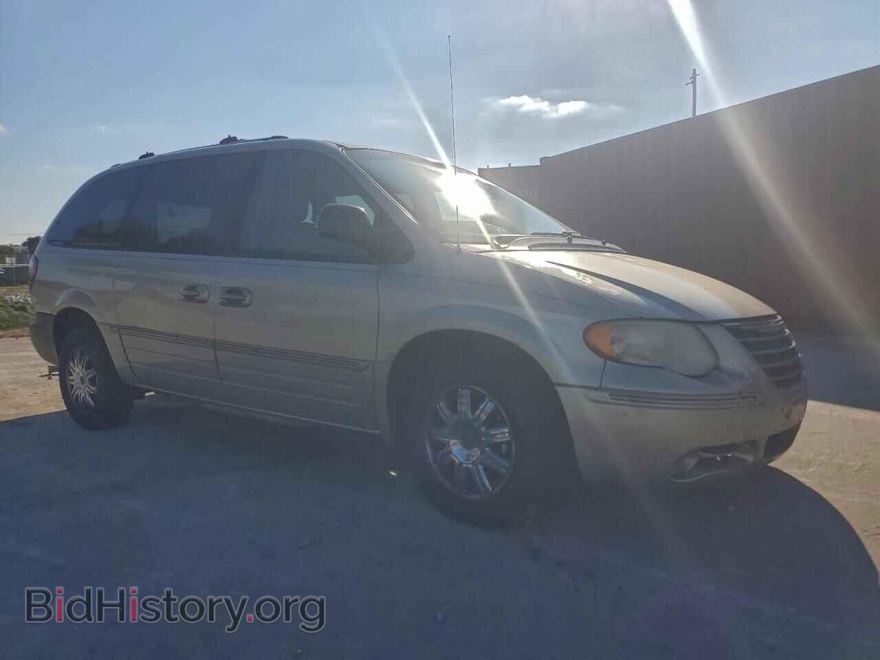 2005 CHRYSLER MINIVAN - VIN: 2C8GP64L65R232132 - Photo 4