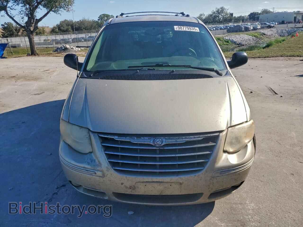 2005 CHRYSLER MINIVAN - VIN: 2C8GP64L65R232132 - Photo 5