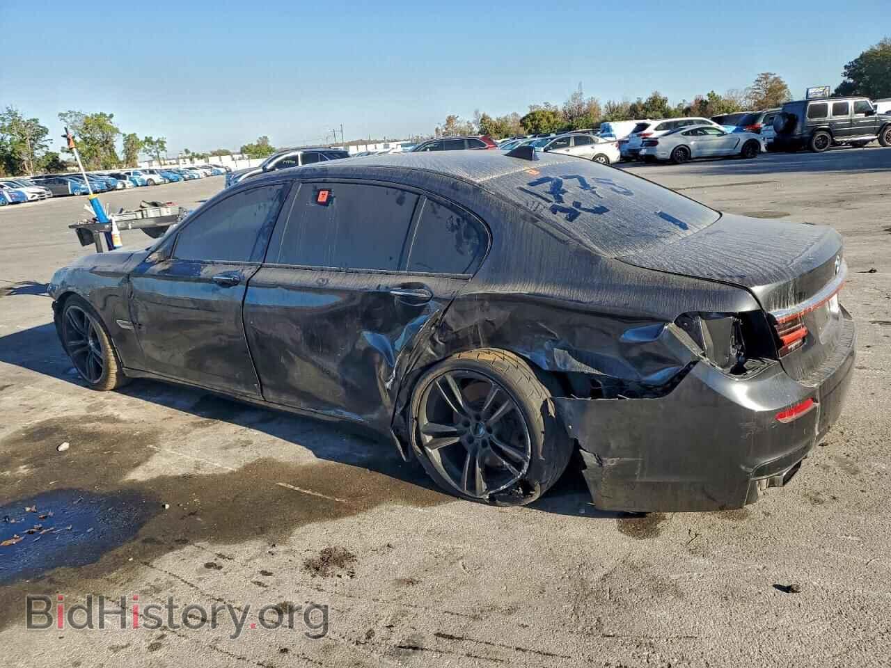 2011 BMW 7 SERIES - VIN: WBAKC8C53BC431775 - Фото 2