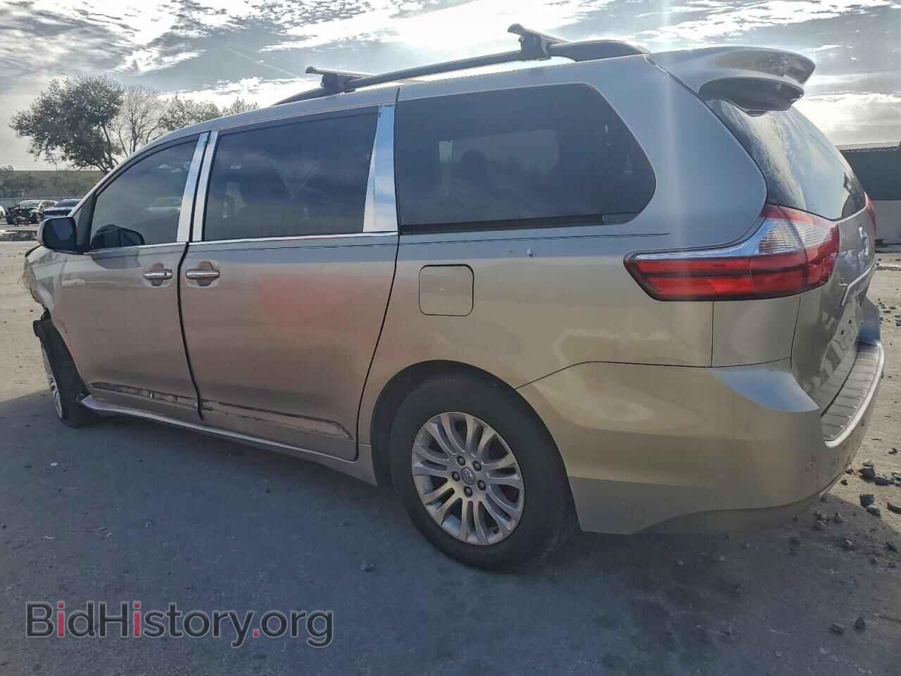 2017 TOYOTA All Models - VIN: 5TDYZ3DC5HS832893 - Фото 2