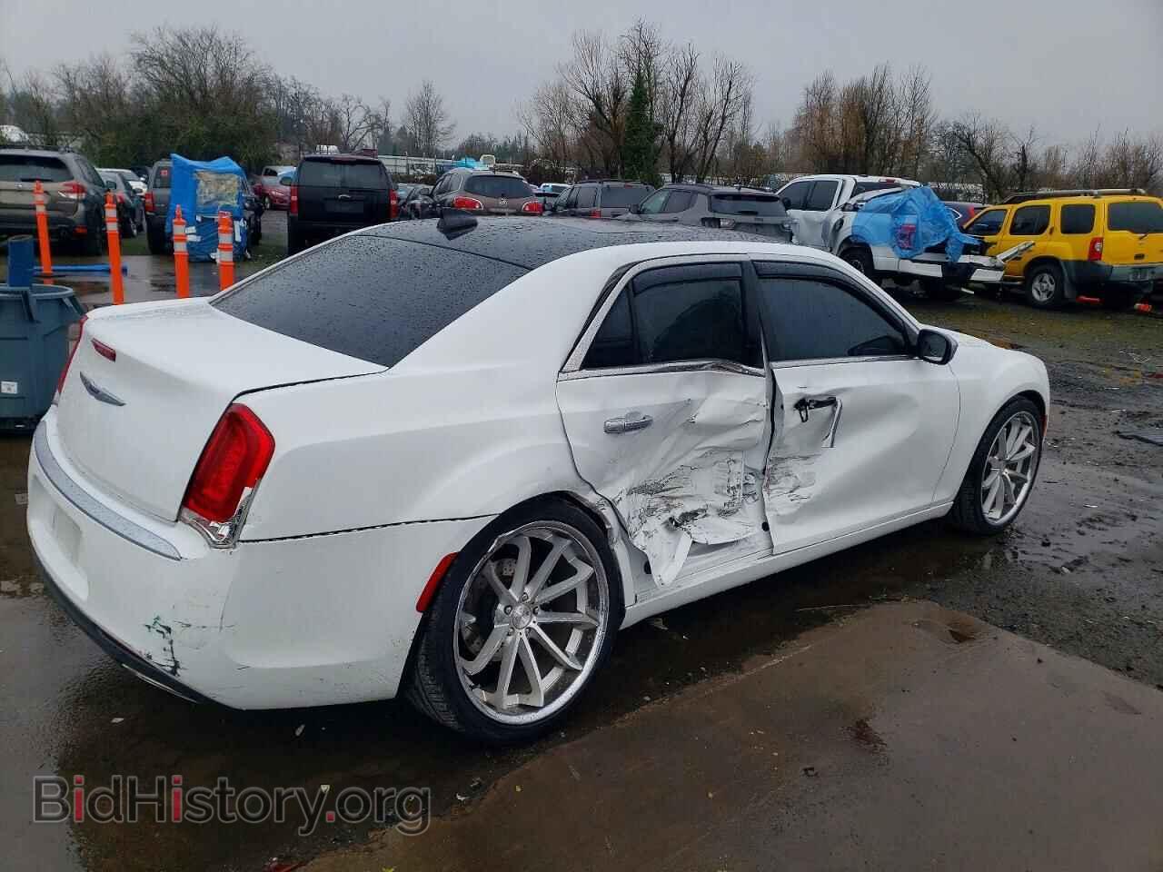 2019 CHRYSLER 300 - VIN: 2C3CCAPTXKH573341 - Фото 3