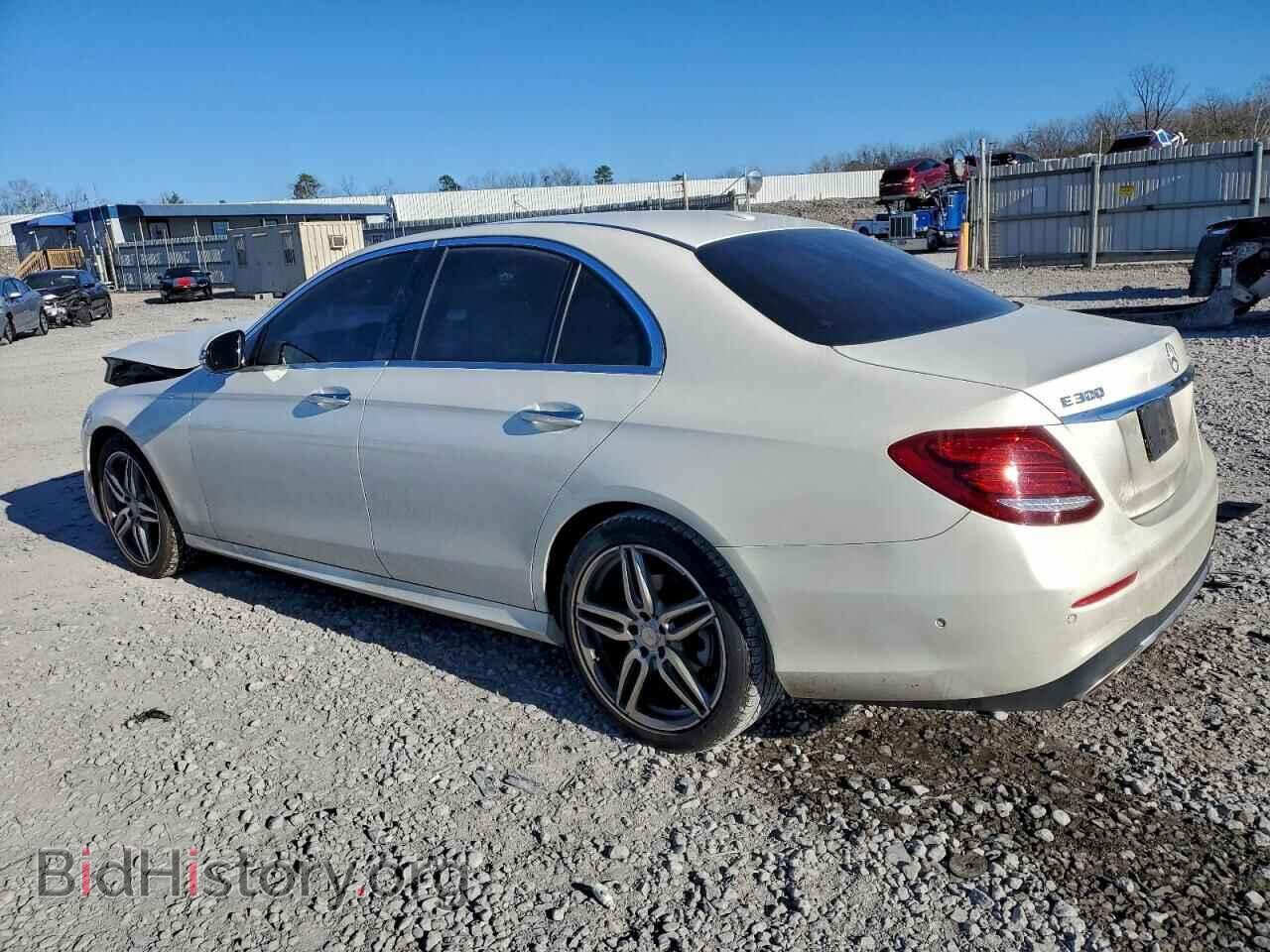 2017 MERCEDES-BENZ E-CLASS - VIN: WDDZF4KB8HA219084 - Фото 2