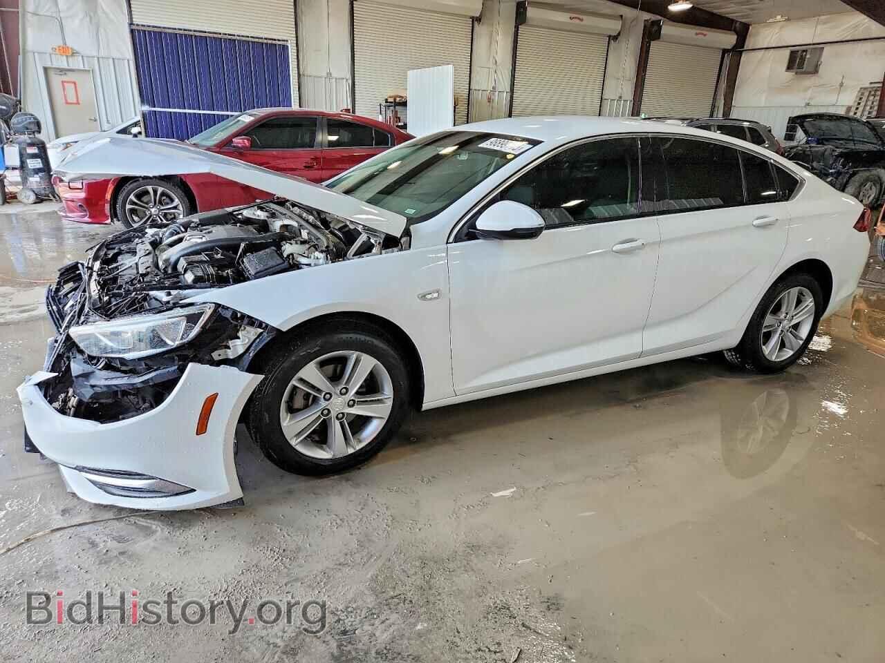 Photo W04GL6SX2J1080054 - BUICK REGAL 2018