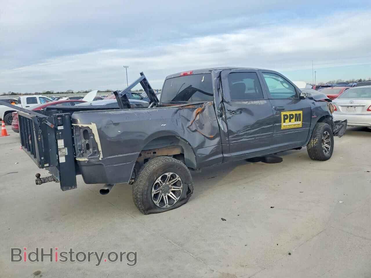 2014 RAM All Models - VIN: 3C6UR5CL3EG152181 - Photo 3